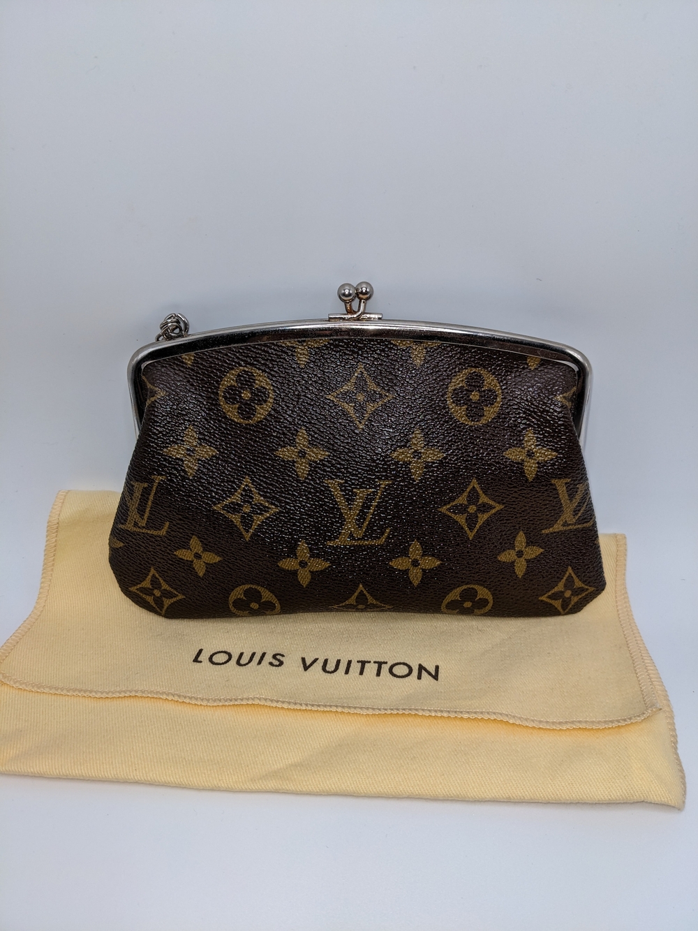 Authentic Louis Vuitton Vintage Monogram Kiss Lock Clutch Pochette 7"